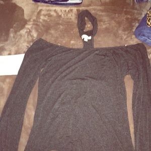 soft fabric off the shoulder lg sleeve w a chocker